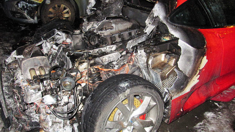 Illustration for article titled This Russian Ferrari F430 Committed Suicide-By-Fire On New Year's Day